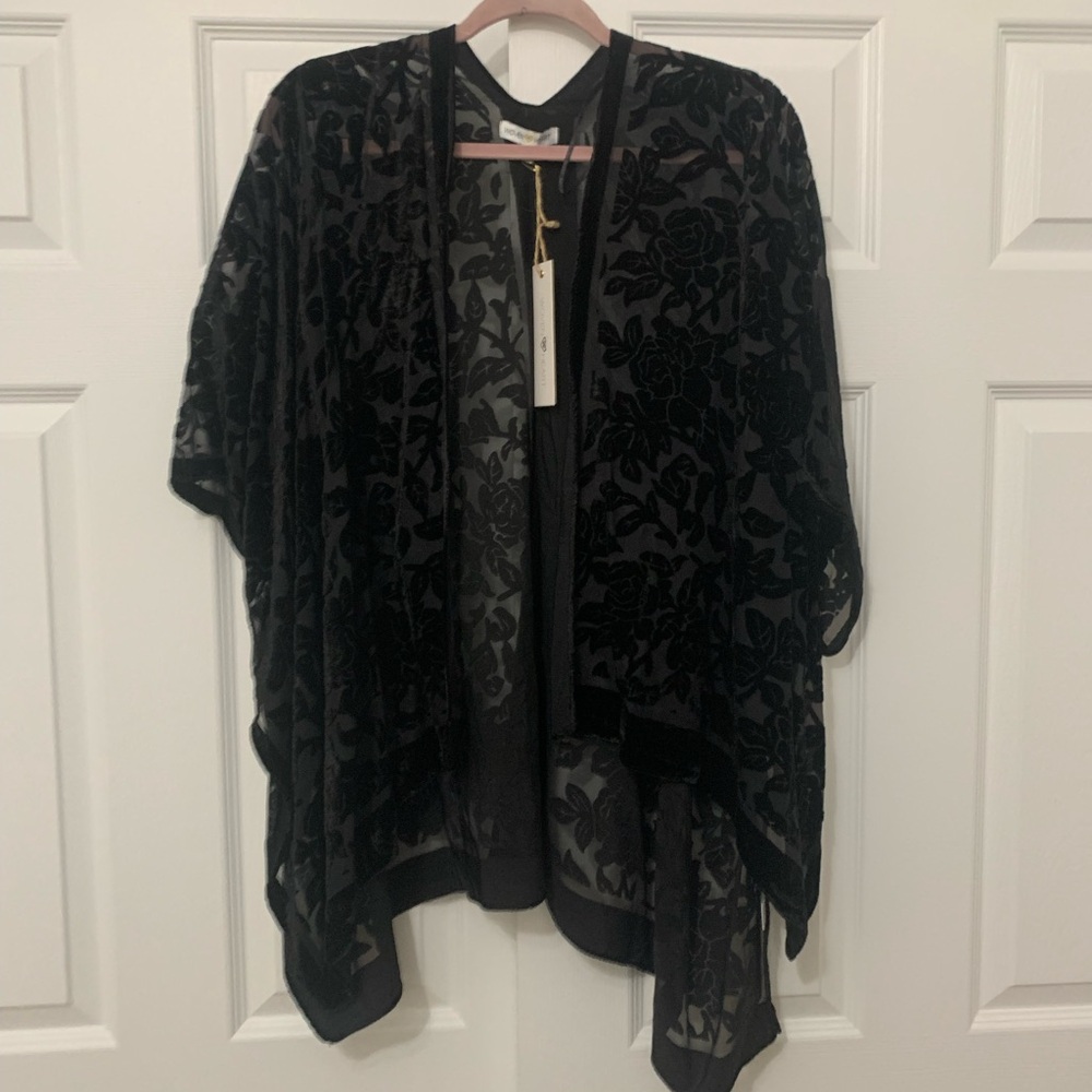 Woven Heart Black Floral Kimono Top